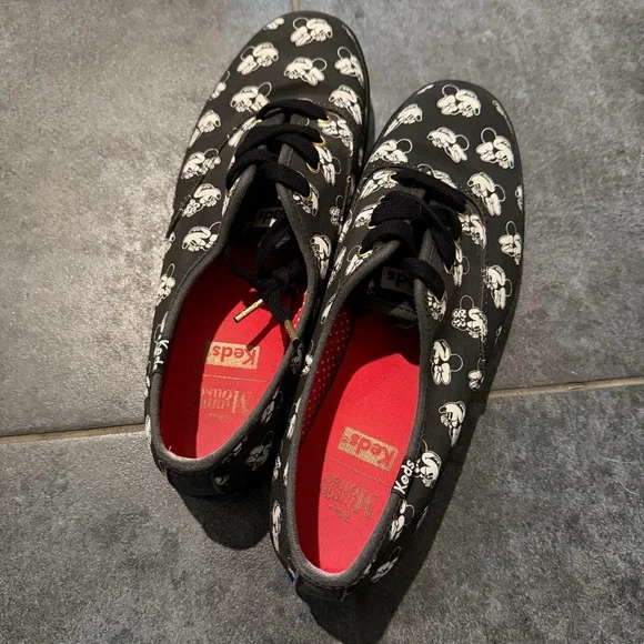 Disney sneakers black with Minnie Mouse - Picture 3 of 5